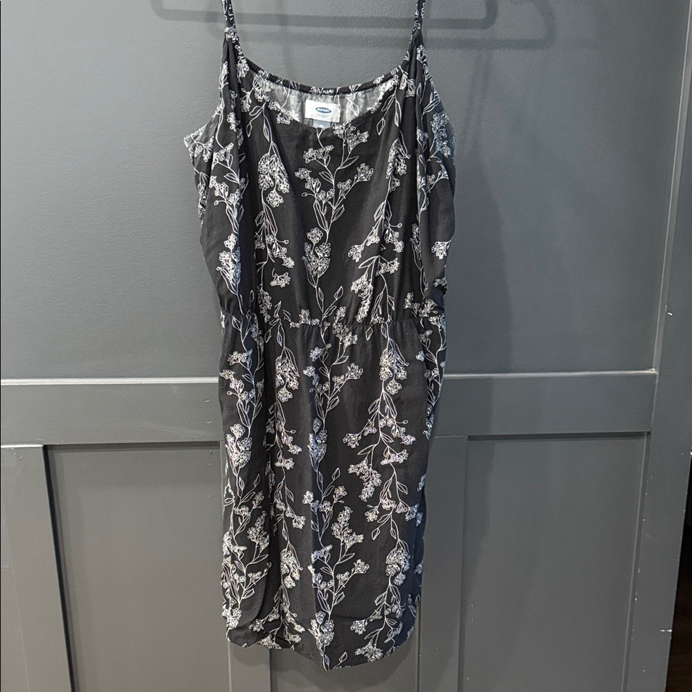 Old Navy Floral Black and White Dress